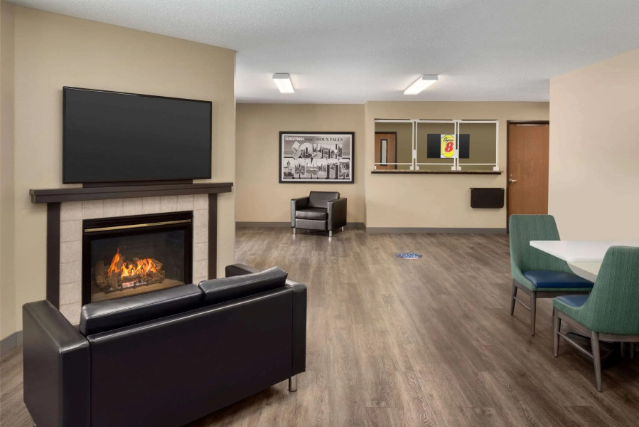 Super 8 by Wyndham Sioux Falls