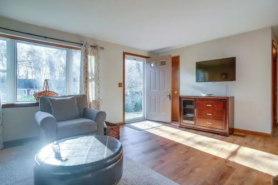 2 Mi to Covells Beach: Centerville Home w/ Deck