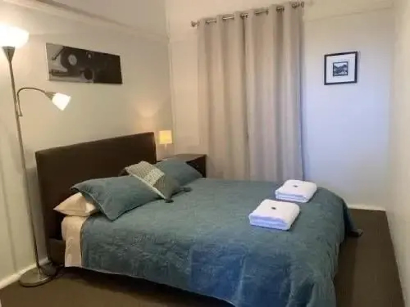 Five Ways CBD Apartment - Spacious, Wifi, Free Parking