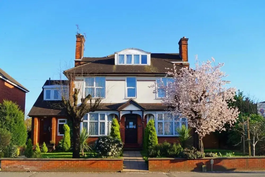Ricky Road Guest House - Budget
