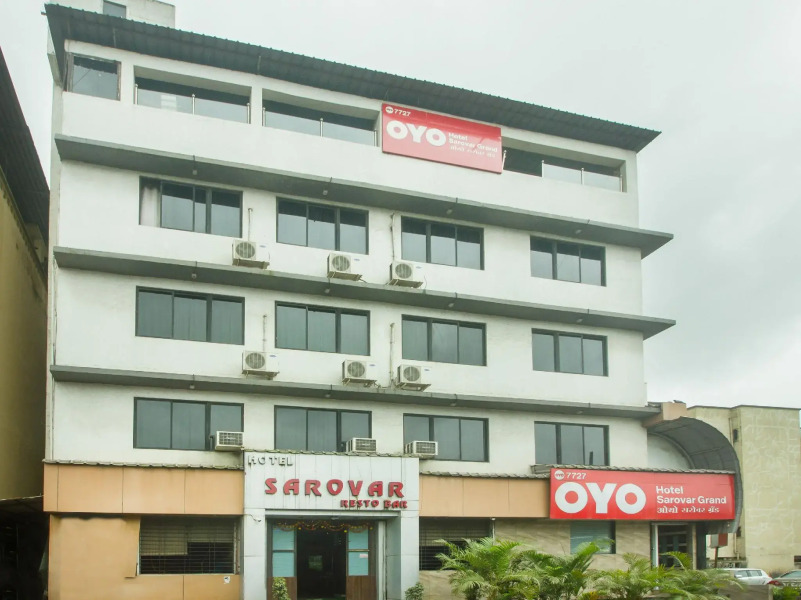 OYO 7727 Hotel Sarovar Grand