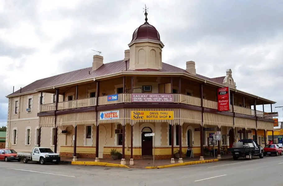 Railway Hotel/Motel Peterborough