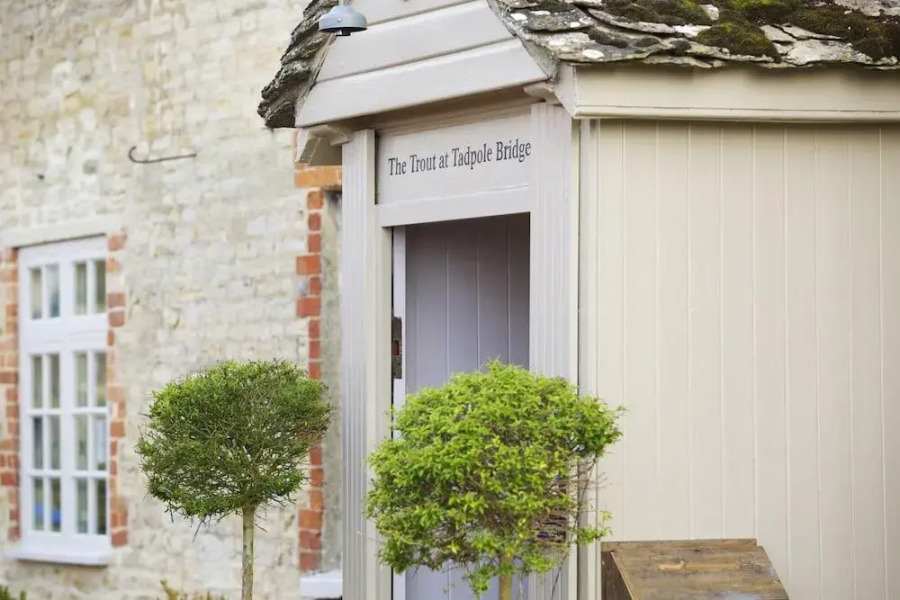 The Trout at Tadpole Bridge