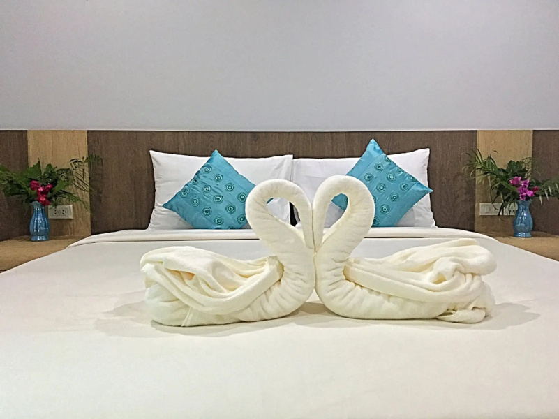 Tonsai Bay Resort
