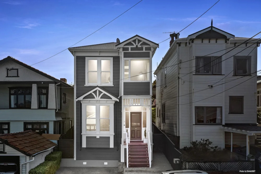 4 Bedrooms Spacious Holiday House