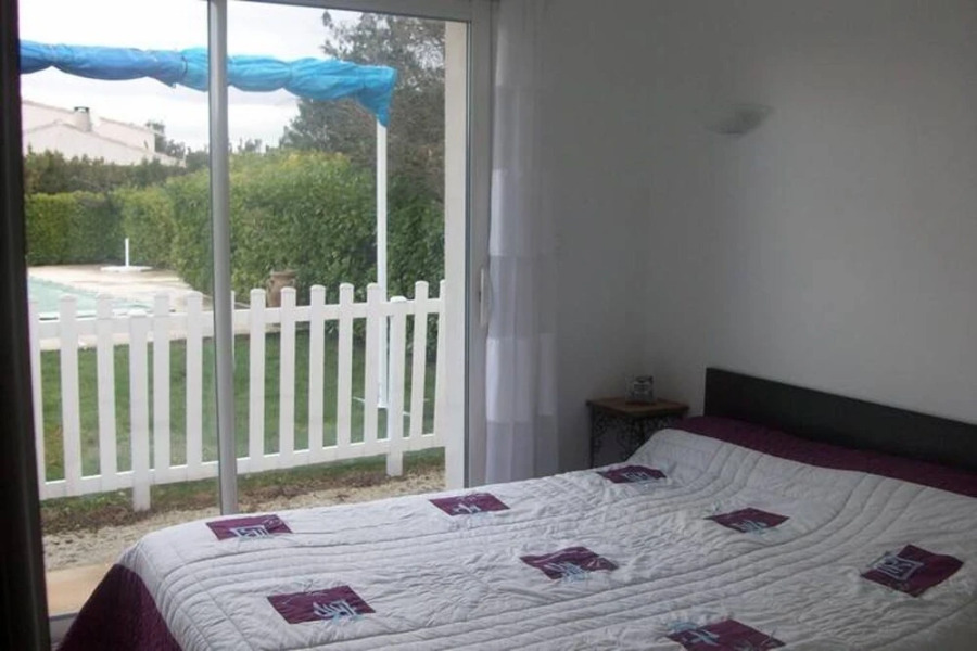 Bright Apartment With one Bedroom in Robion, With Pool Access, Enclose