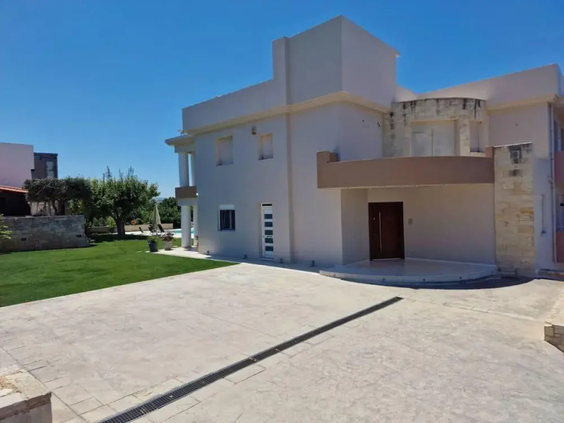 Blue Sky Villa in Crete
