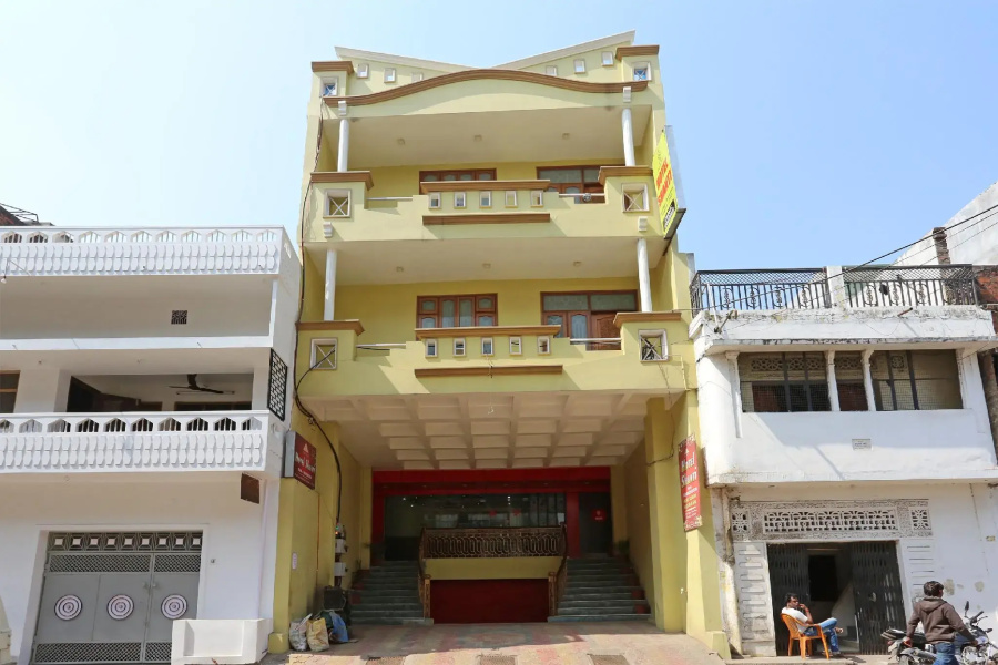 OYO 12133 Hotel Shanti
