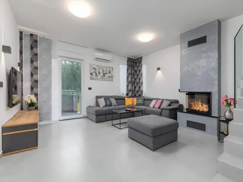 Villa D Pula 3-bedrooms Luxury Accomodation