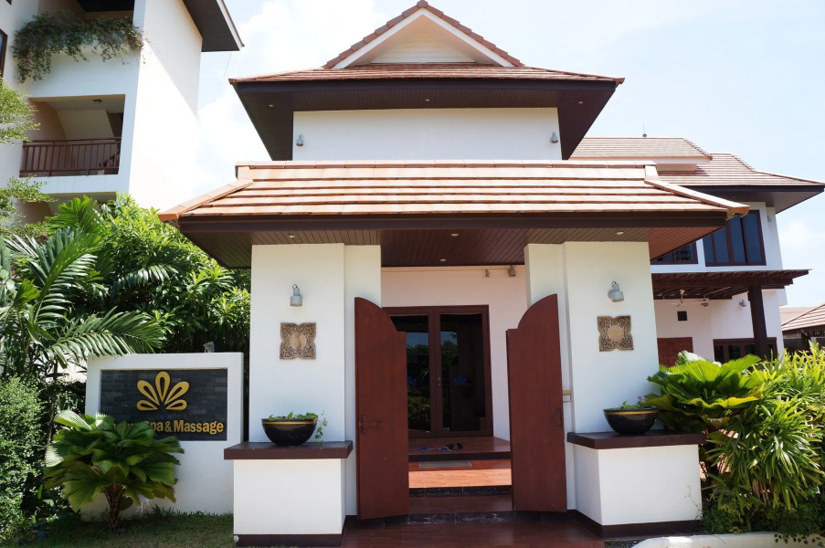 The Royal Tropical Beach at VIP Chain Resort