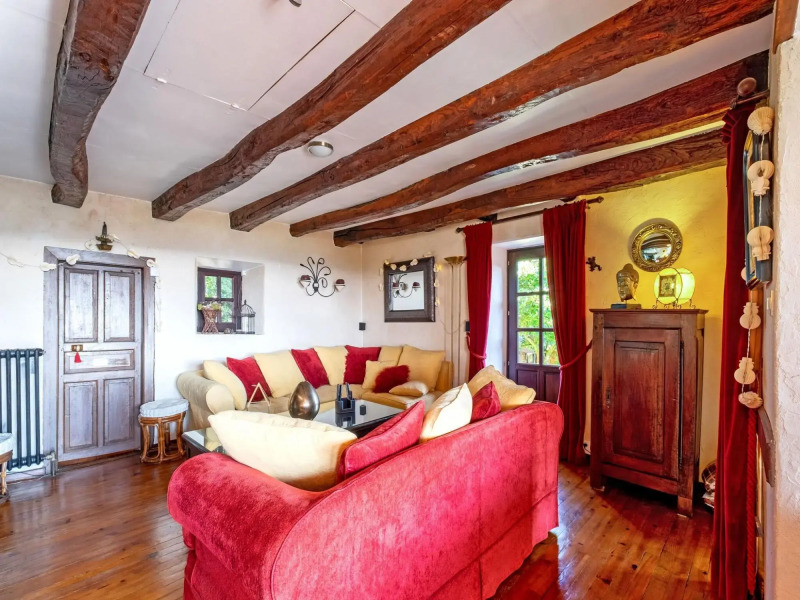 Plush holiday home in Altillac with a private swimming pool