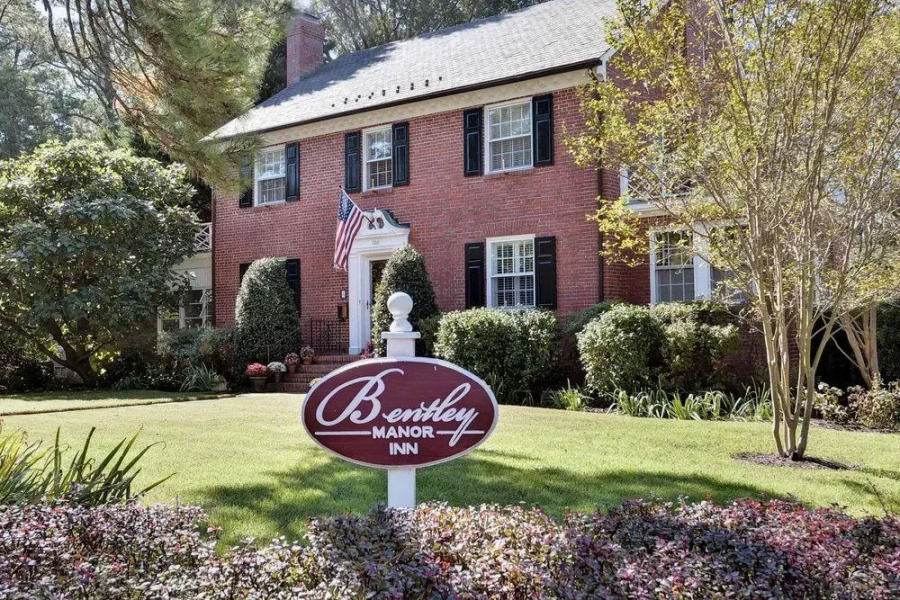Bentley Manor Inn
