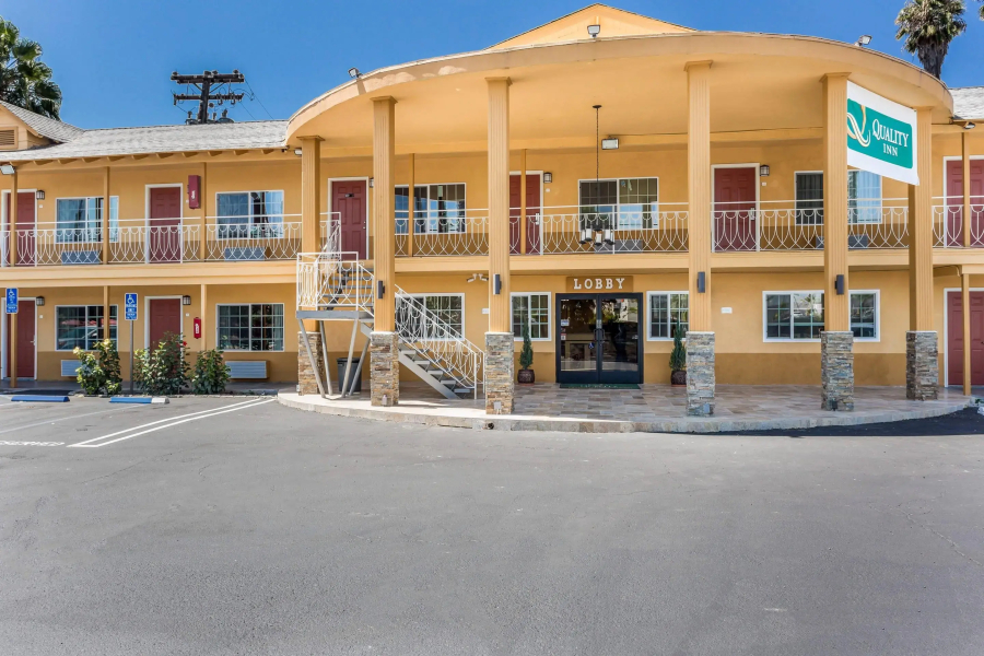 Mount Vernon Inn Escondido Downtown