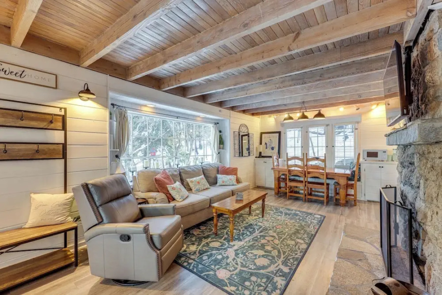 Walkable 'green Gables Cottage' in Lake Arrowhead