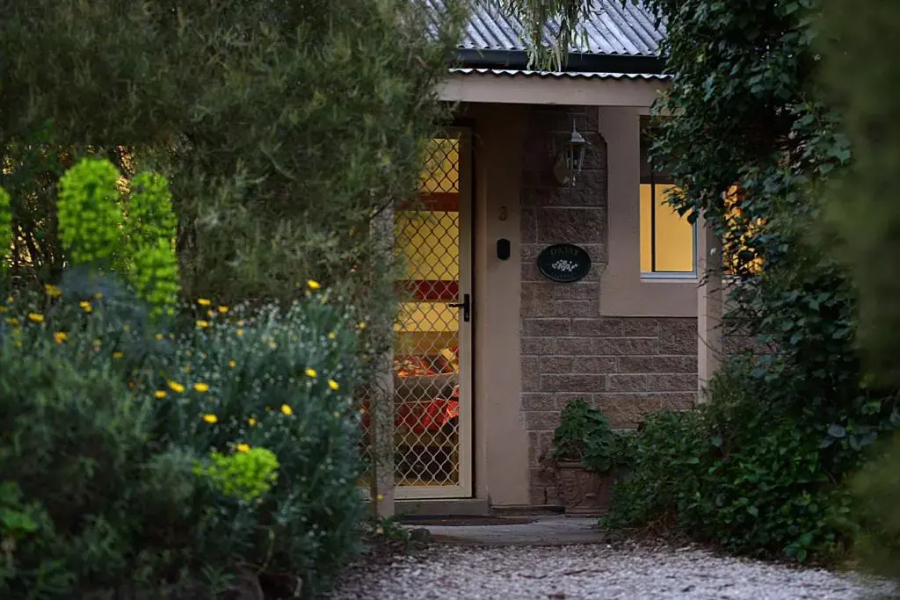Riesling Trail and Clare Valley Cottages