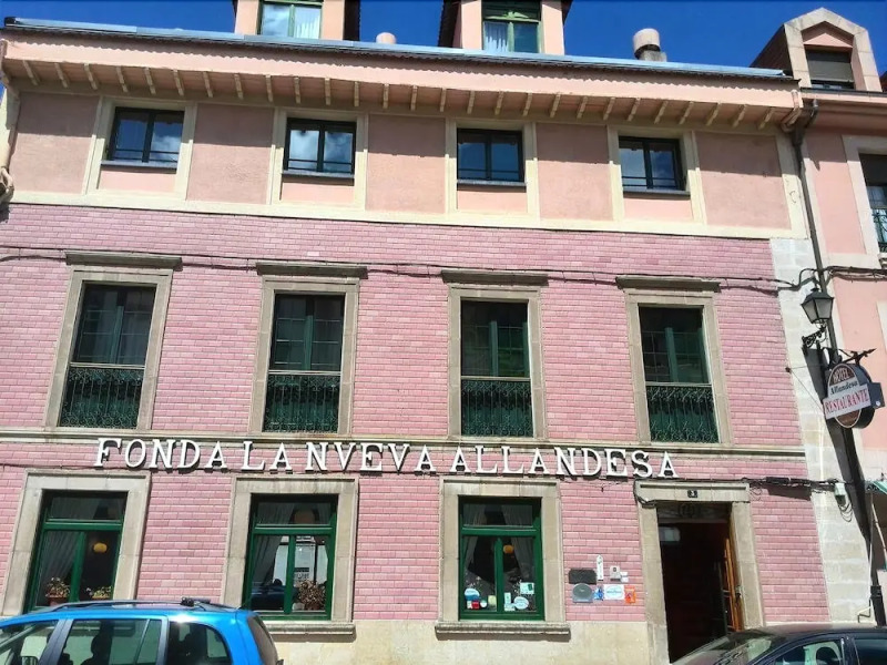 Hotel Nueva Allandesa