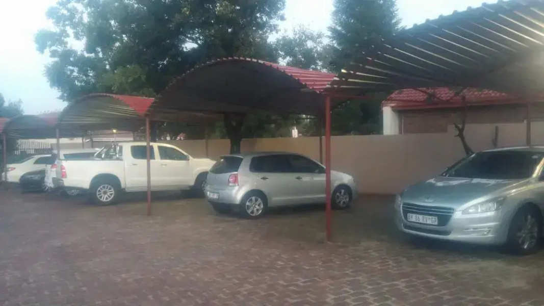 Phumlani Lodge & Conferencing