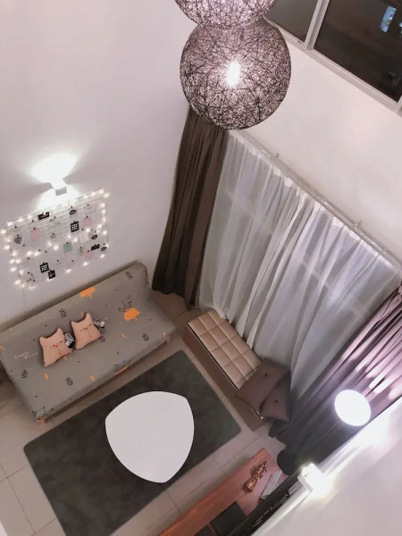 Barrington Penthouse by Loo