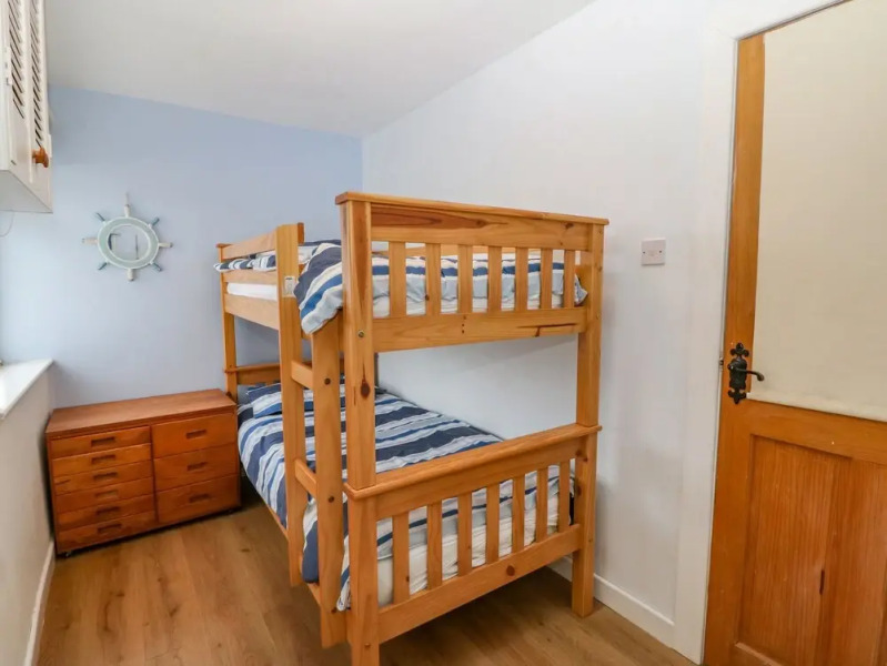 Stepping Stones, Pwllheli