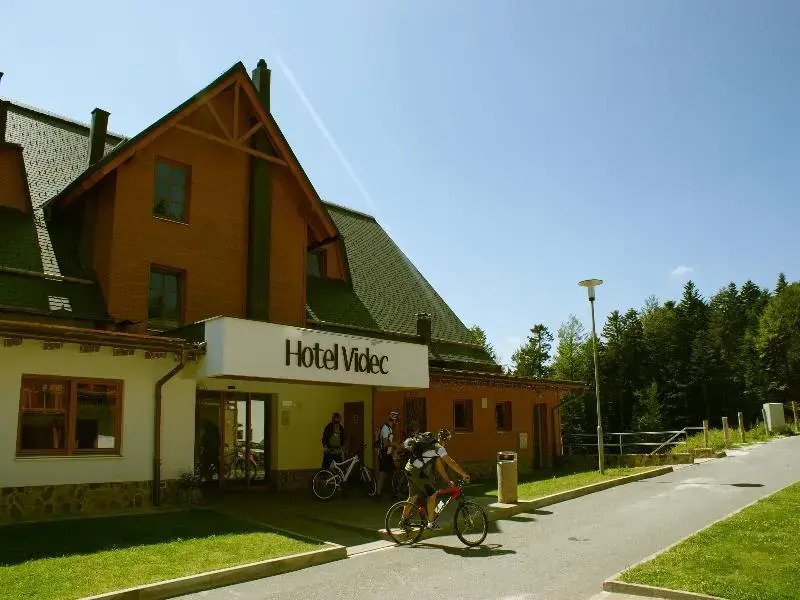 Pohorje Village Wellbeing Resort - Forest Hotel Videc