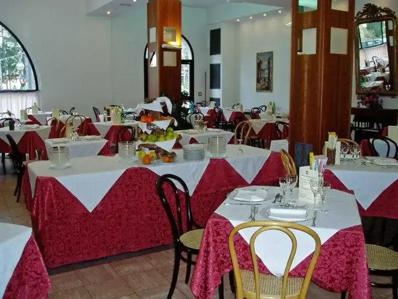 Salus Hotel