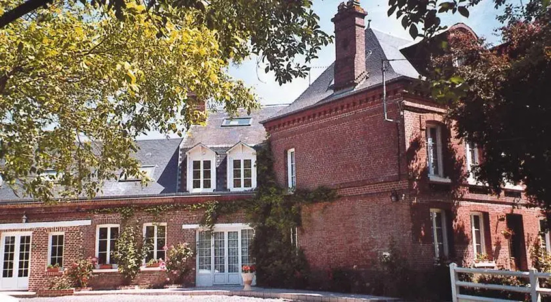 Chambres dHôtes et Roulottes Le Clos du Quesnay