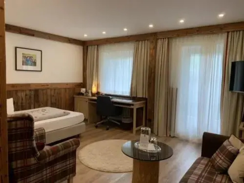 Hotel Restaurant Cafe Neu Meran