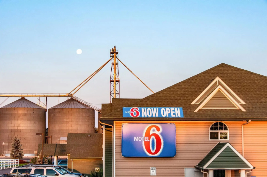 Motel 6 Idaho Falls, ID - Snake River