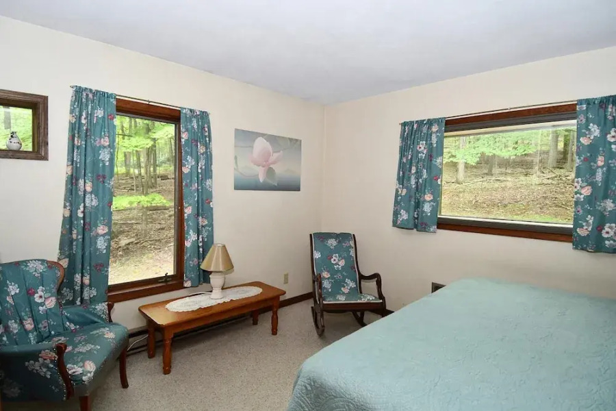 Dogwood Knoll - Wooded Escape