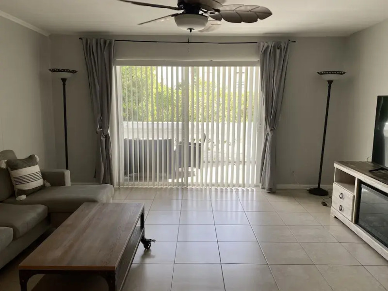 Entire Condo Close To Intercoastal 1 Bedroom Condo by Redawning