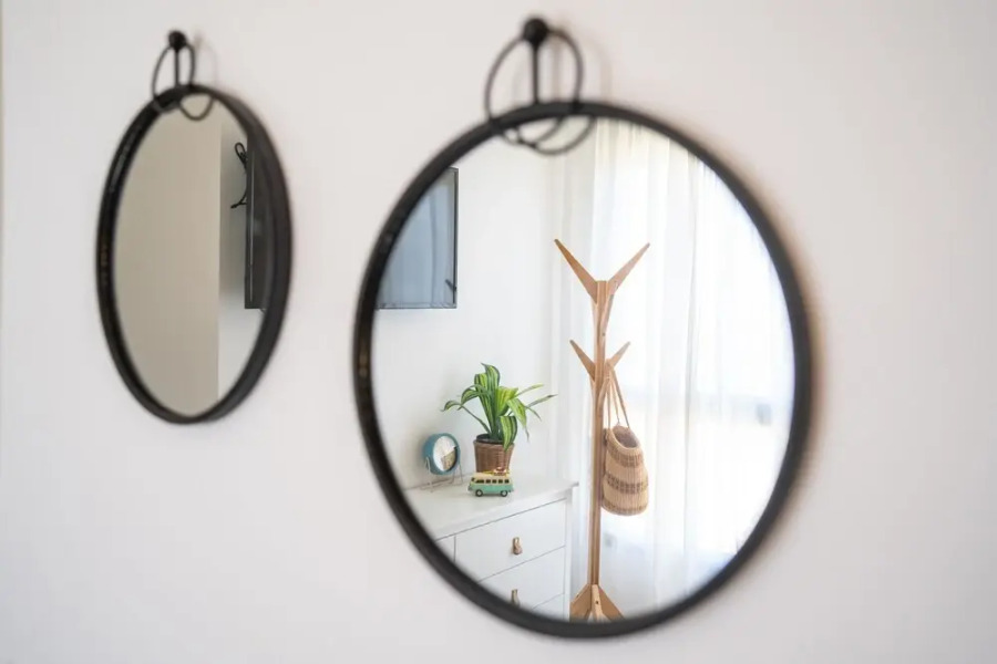 Stylish Seaside Escape with Balcony by Sea N' Rent