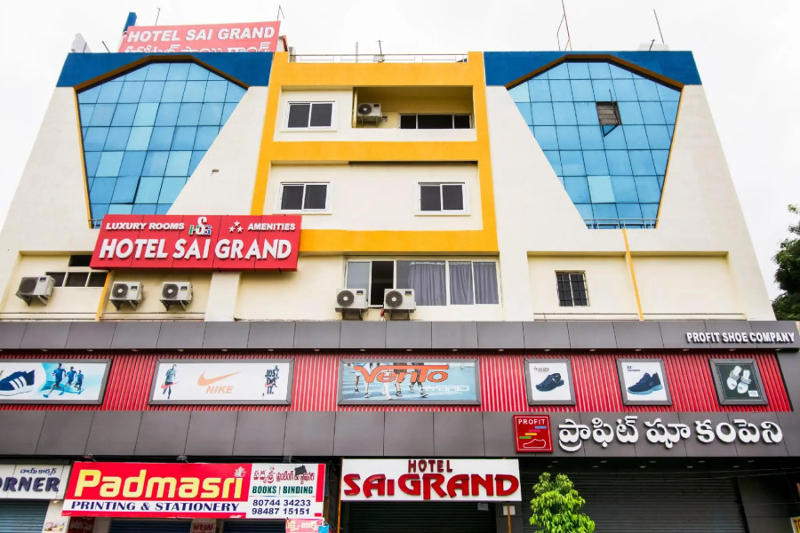 Oyo 74876 Hotel Lakshmi Sai Grand