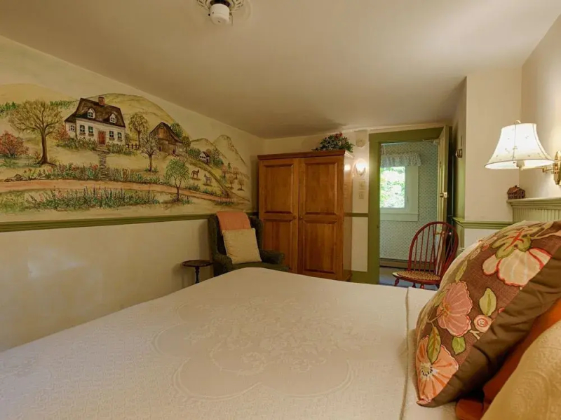 The Buttonwood Inn on Mt. Surprise