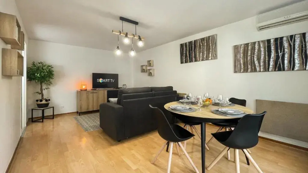 HOMEY WOOD - New - Appartement avec une chambre - Parking privé gratuit - Balcon privé - A 5 min de la gare pour rejoindre Genève
