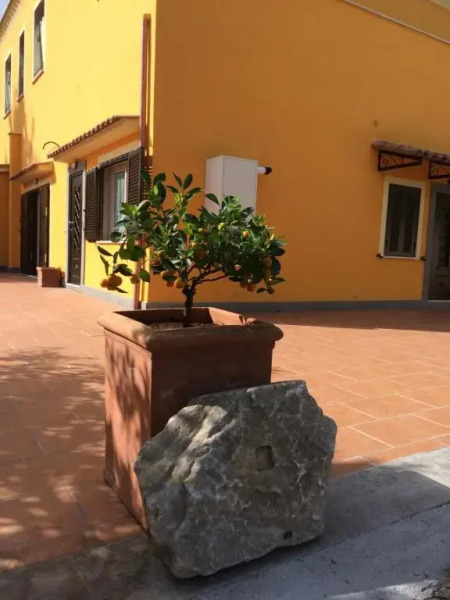 La Villetta Apartments