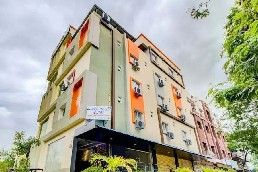 Capital O 47601 Airport Palace Hotel