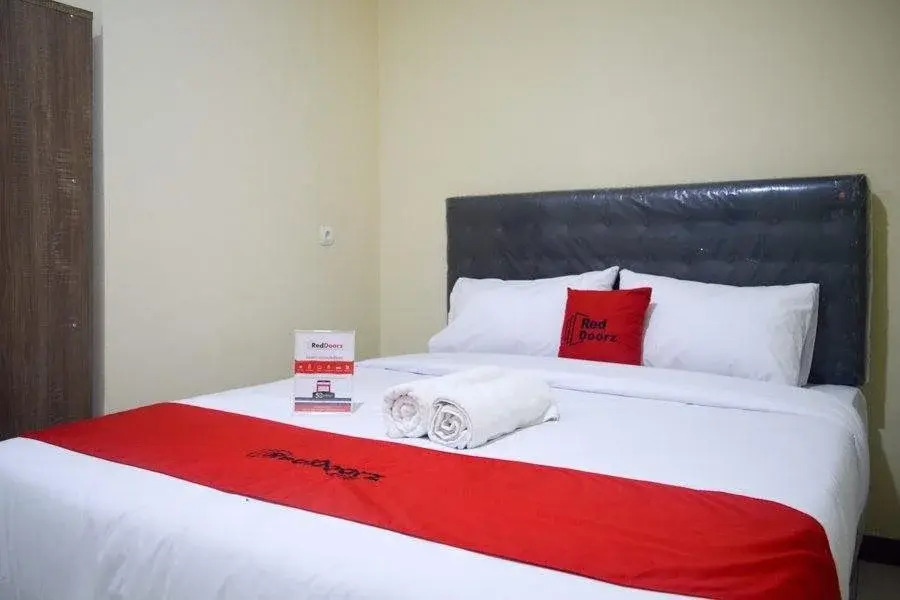 RedDoorz near Sam Poo Kong 2