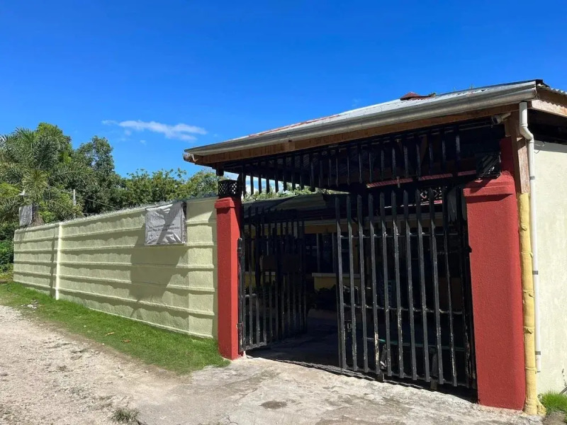 On Board Panglao Beach Hostel and Resort