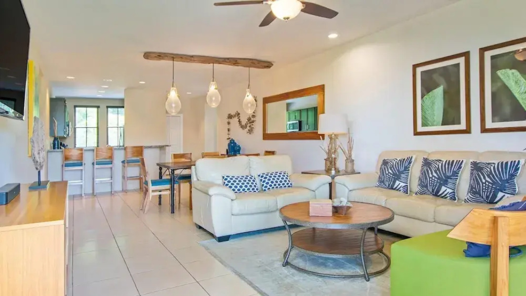 Unique 3BD Wonder on 3rd Floor in Coco with Mountain Views