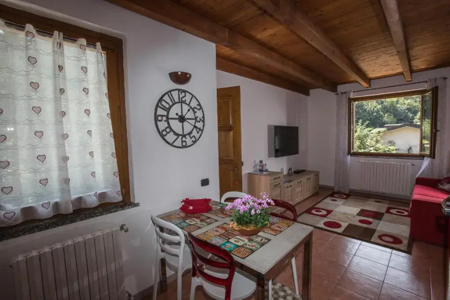 Laura's Holiday House on Como Lake