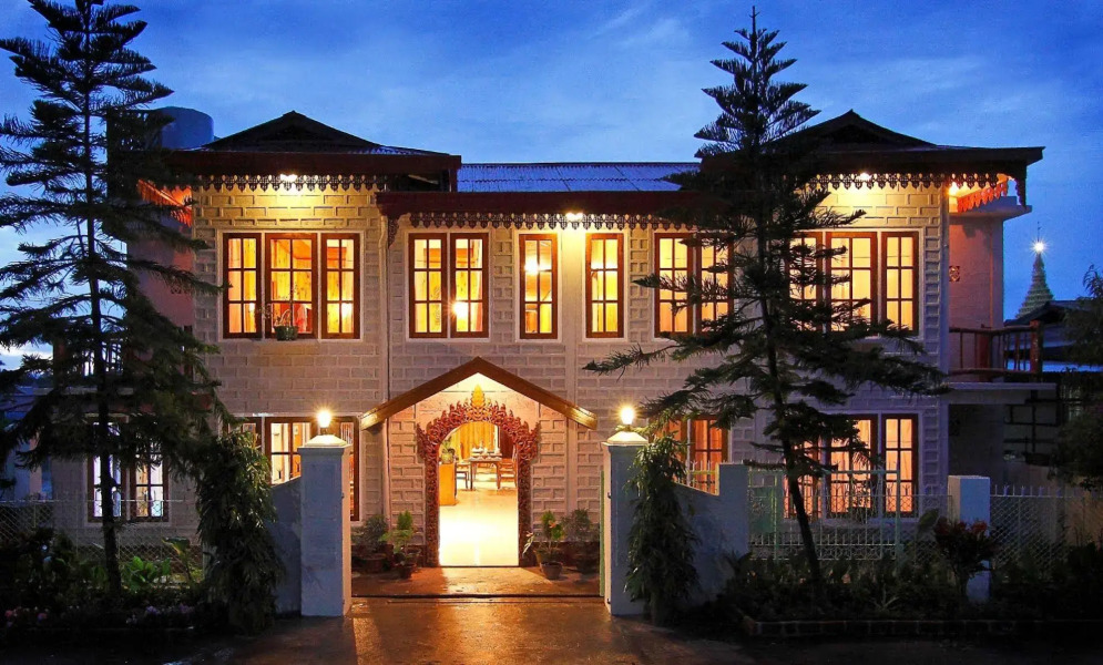 Golden Empress Hotel