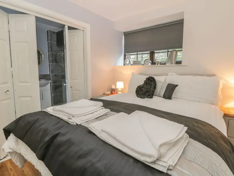 Glebe Hall Apartment