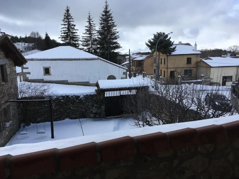 House With 4 Bedrooms in Navarredonda de Gredos, With Wonderful Mounta