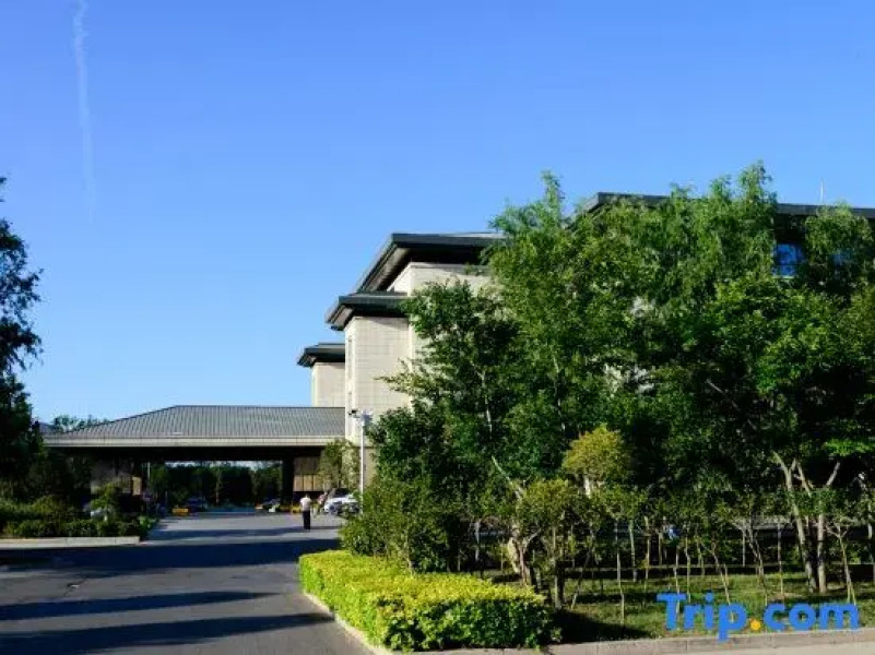 Puyang Ambassador Hotel