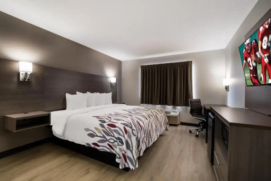 Super 8 By Wyndham Marston