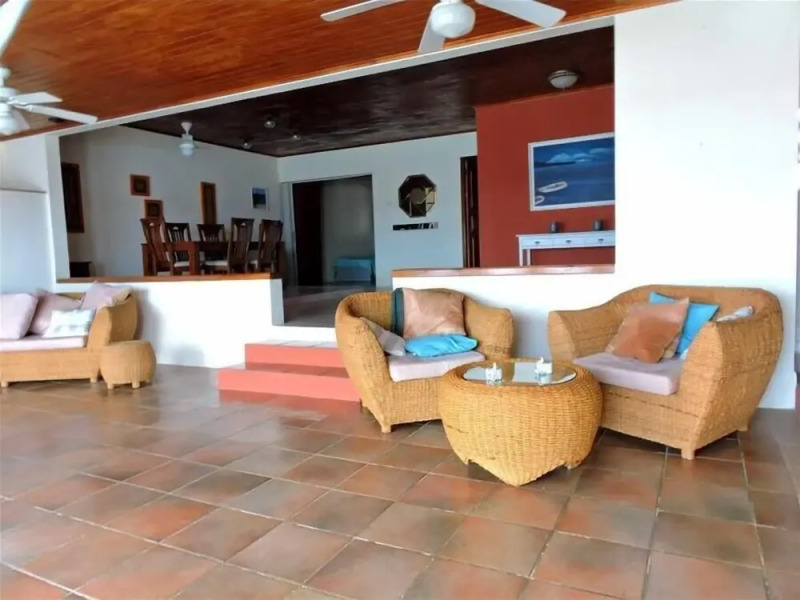 Luxurious Villa with Great Sea View