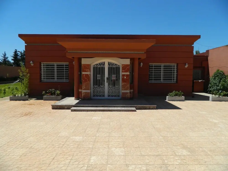 Villa Rabat Pool And Tennis