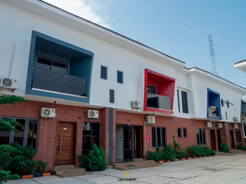 Old English Torf Apartment