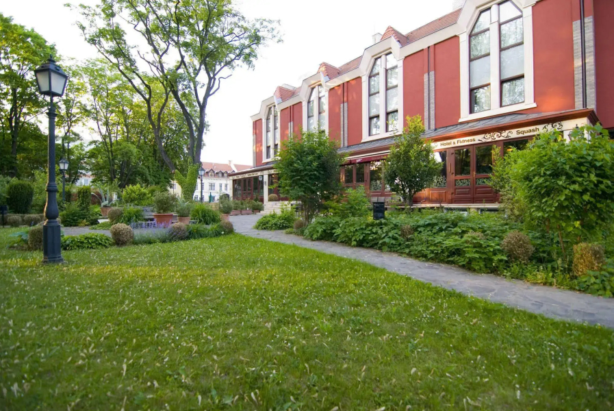 Golden Ball Club Hotel & Fitness