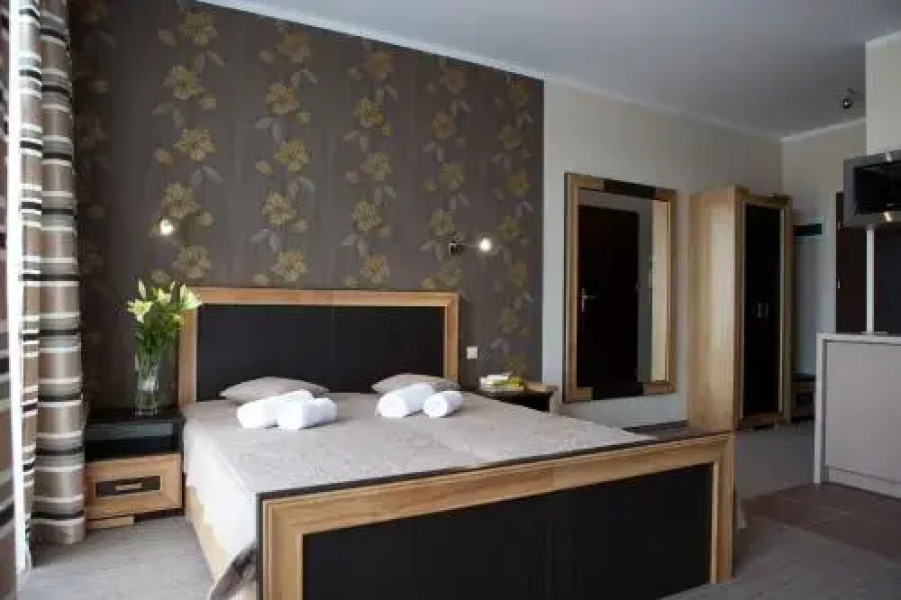 Mazurek Pokoje I Apartamenty